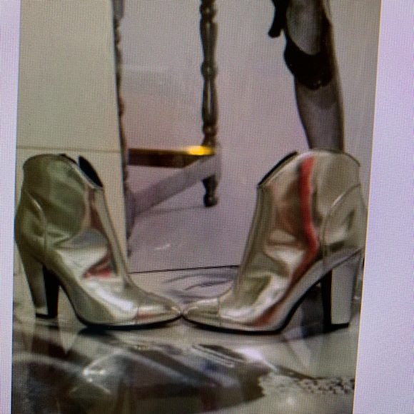 Burberry!! Limited Edition - Picture 9 of 10